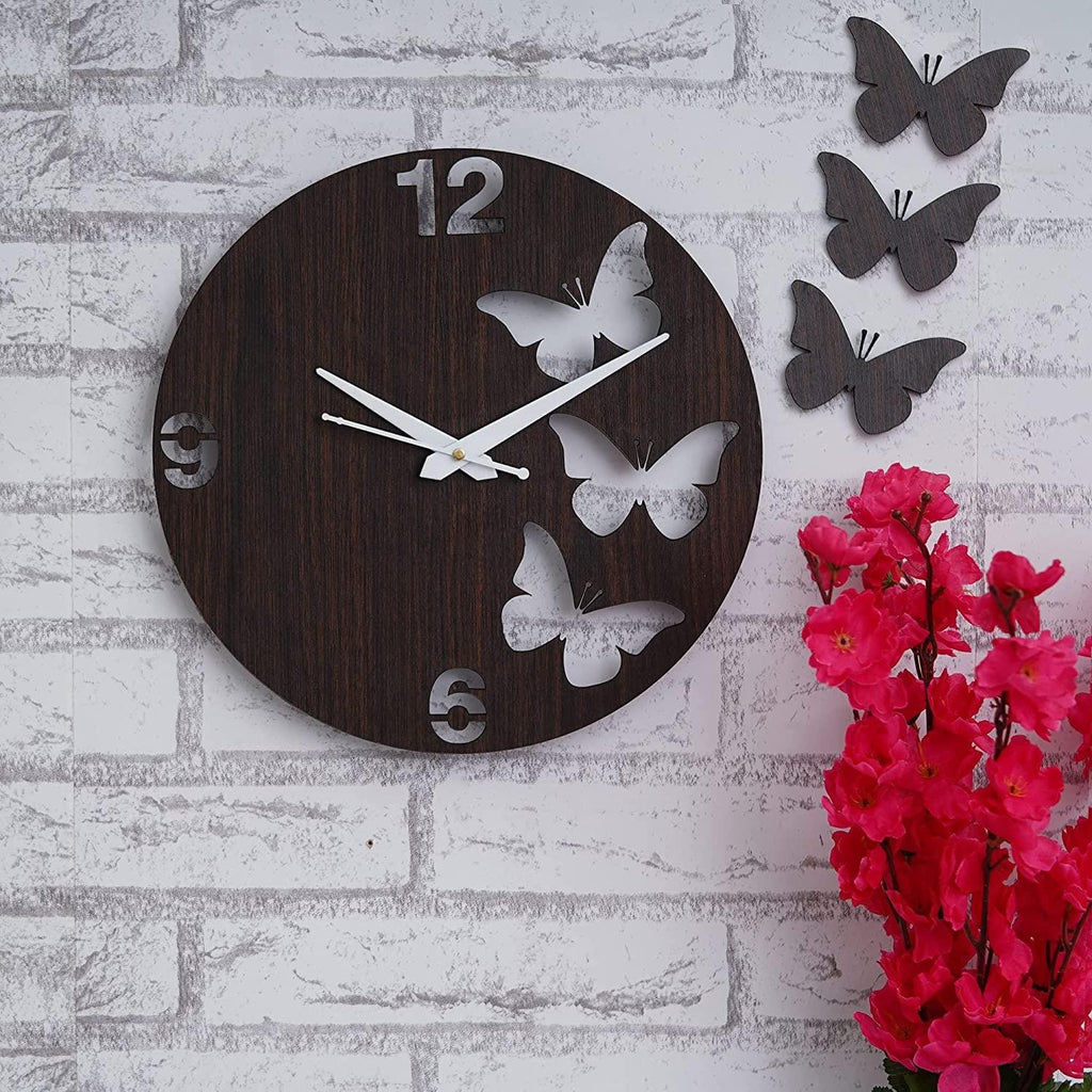 Horloge murale décorative papillons en bois de qualité supérieure pour la maison et le bureau | Horloge murale trois papillons extérieurs pour chambre à coucher, salon | (30 cm, marron)