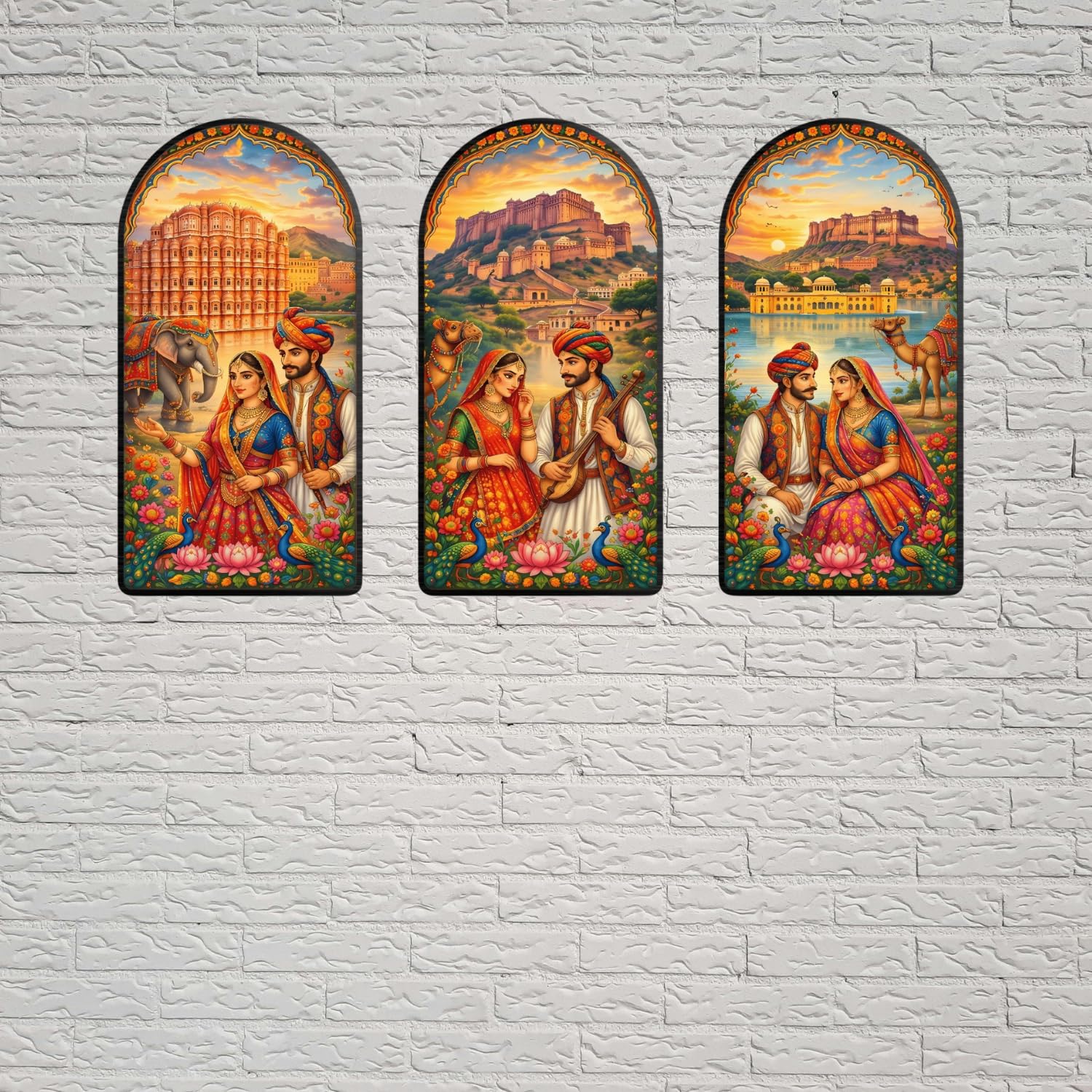 Décor mural premium « couple royal rajasthani » | Fond Hawa Mahal, fort d'Amber et Jal Mahal | Panneaux muraux en bois représentant le patrimoine indien traditionnel pour salon, chambre et bureau (30,5 cm)