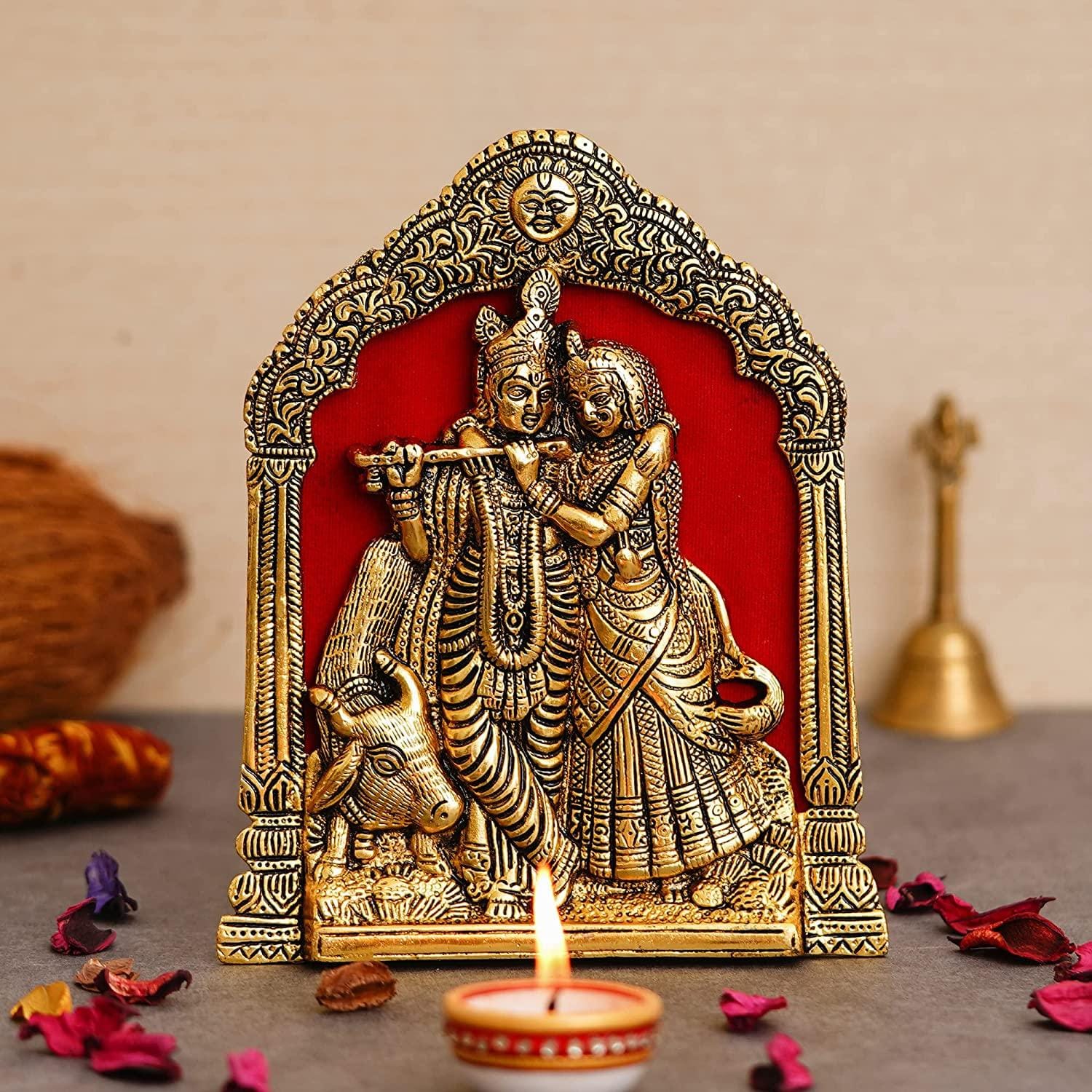 Décoration murale Premium en métal idole Radha Krishna pour la maison et le bureau | Murti Radha Krishna pour la décoration intérieure (17,78 x 20,32 cm, or)